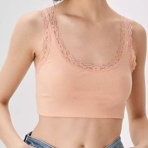 AMERICAN EAGLE - AE Super Cropped Lace Trim Cami - NWT (L)